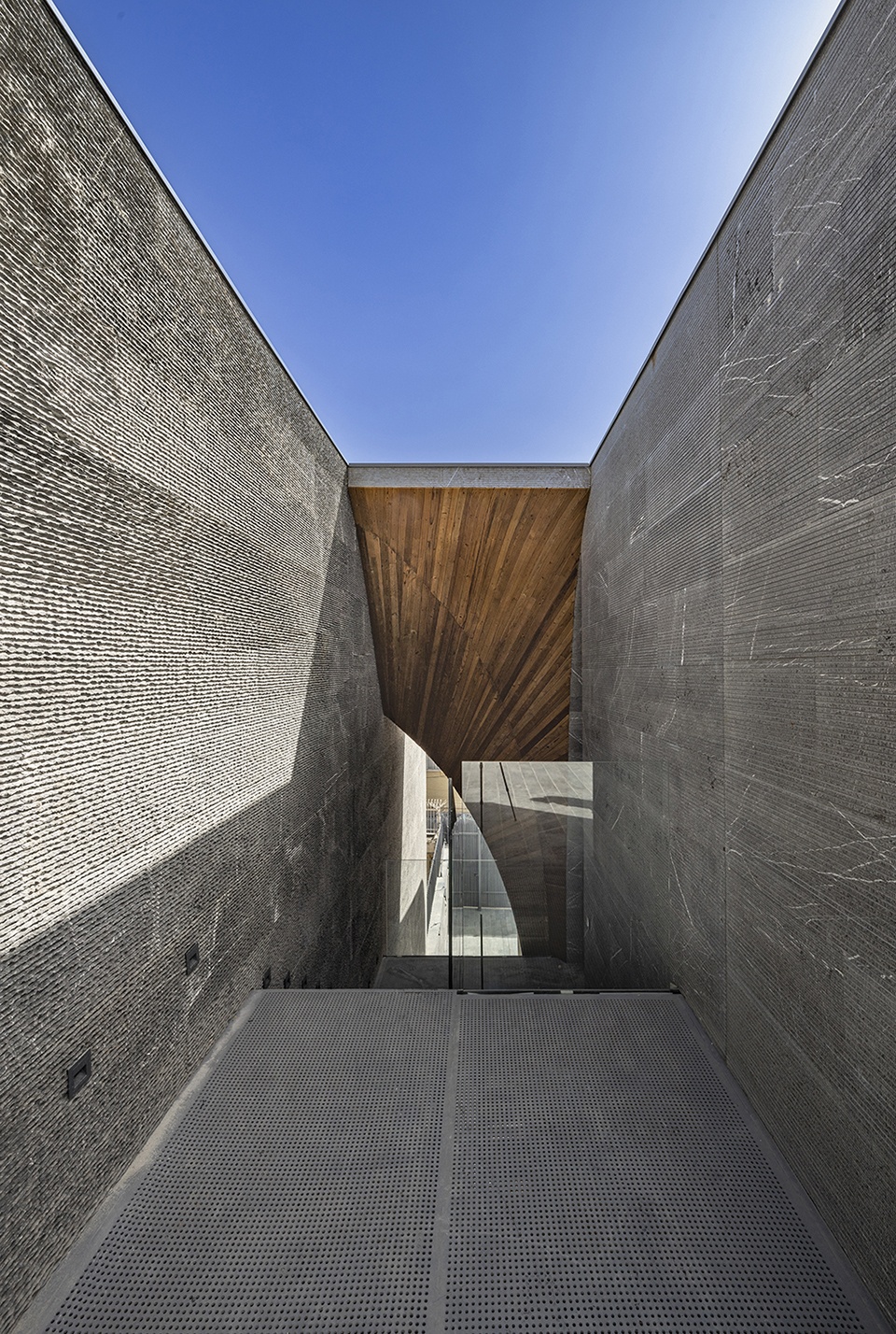 Isfahan H to V House by CAAT Studio