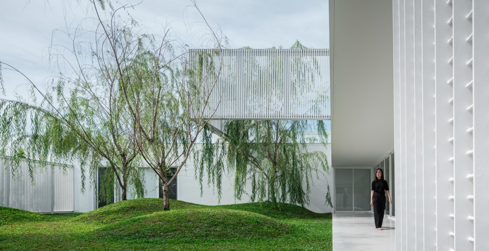 VEIL HOUSE by Ayutt and Associates design