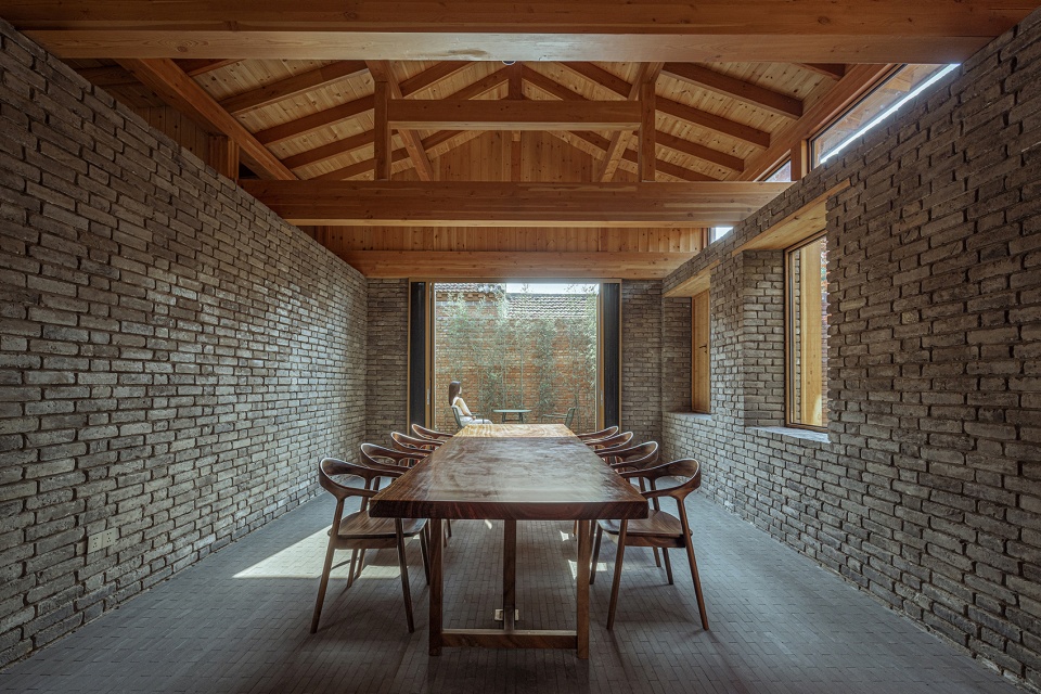 Mixed House China by ARCHSTUDIO