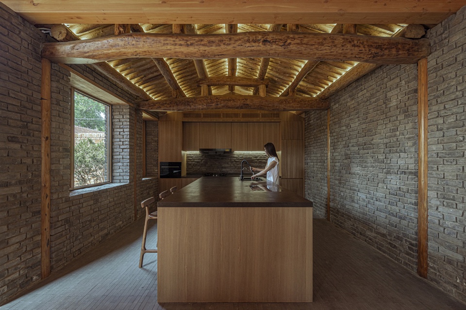 Mixed House China by ARCHSTUDIO