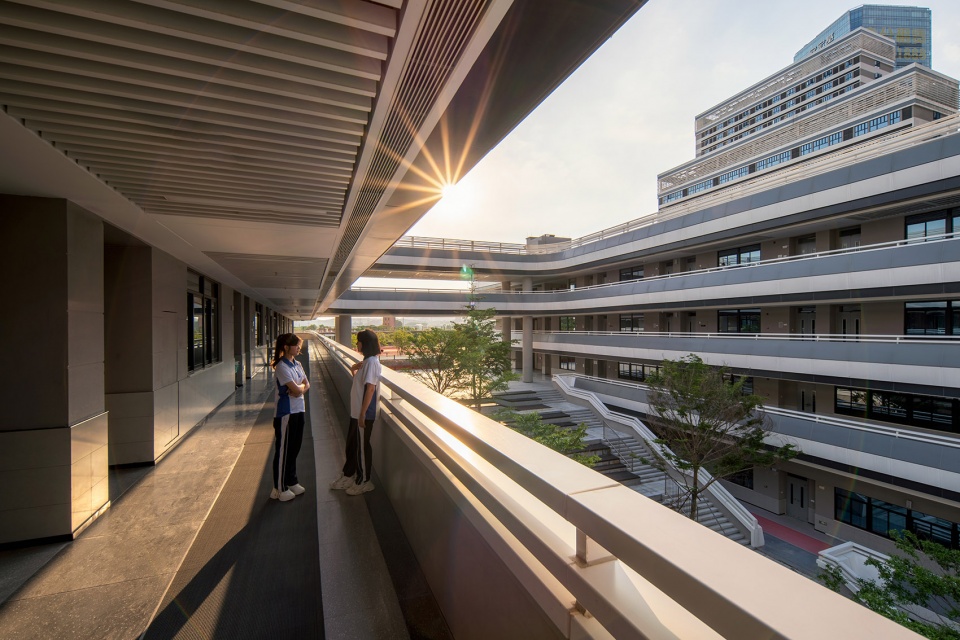 Shenzhen Gezhi Academy Capol International Associates Group