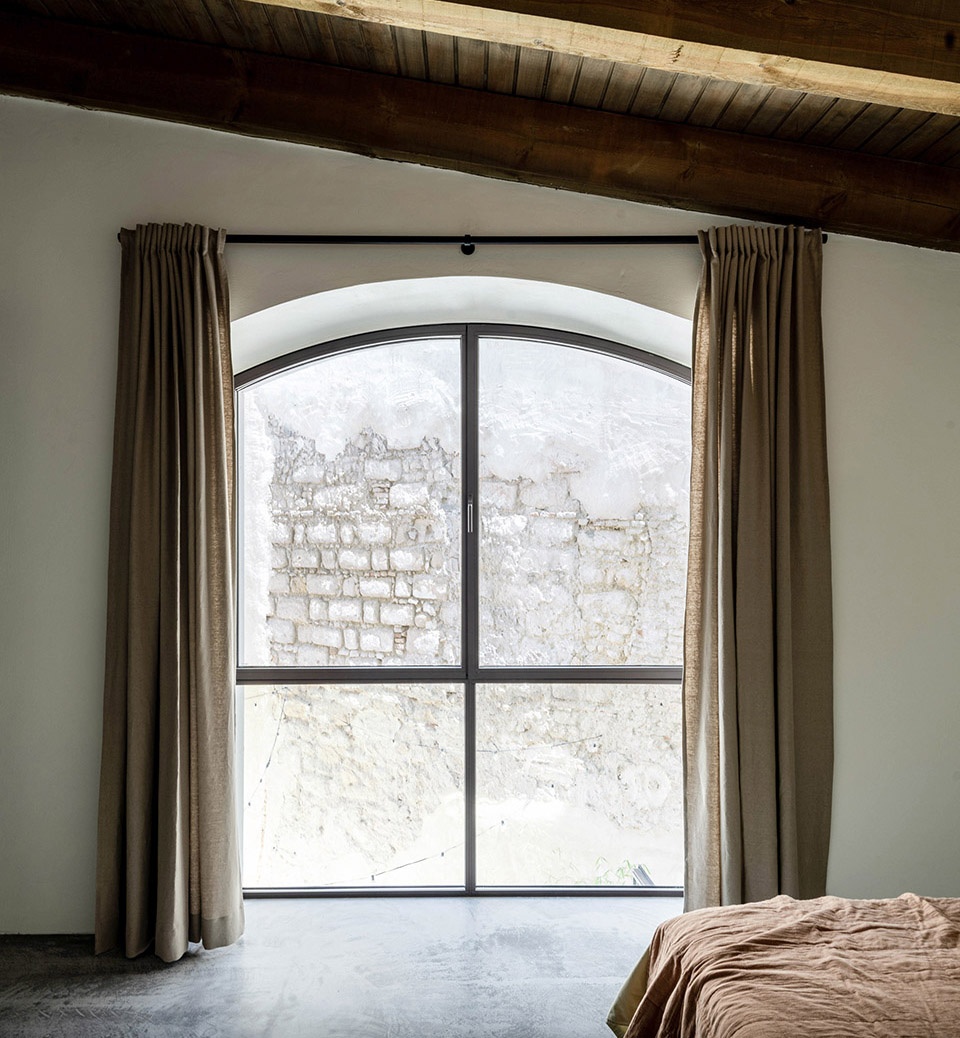 house in a sherry bodega spain by iniesta nowell arquitectos qx4