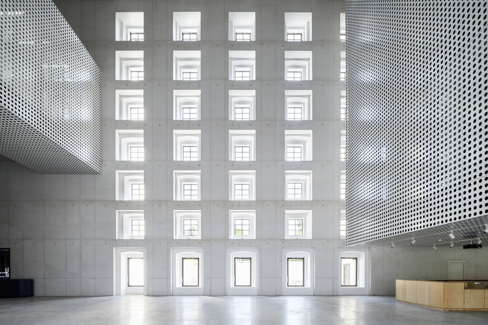 cukrarna gallery by scapelab