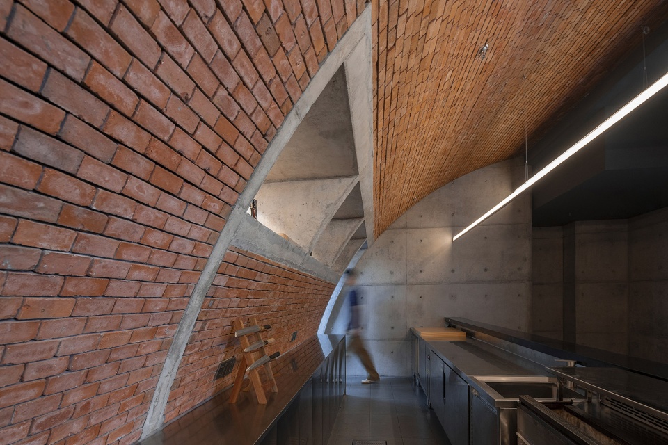 Biiird Yakitori bigER club design