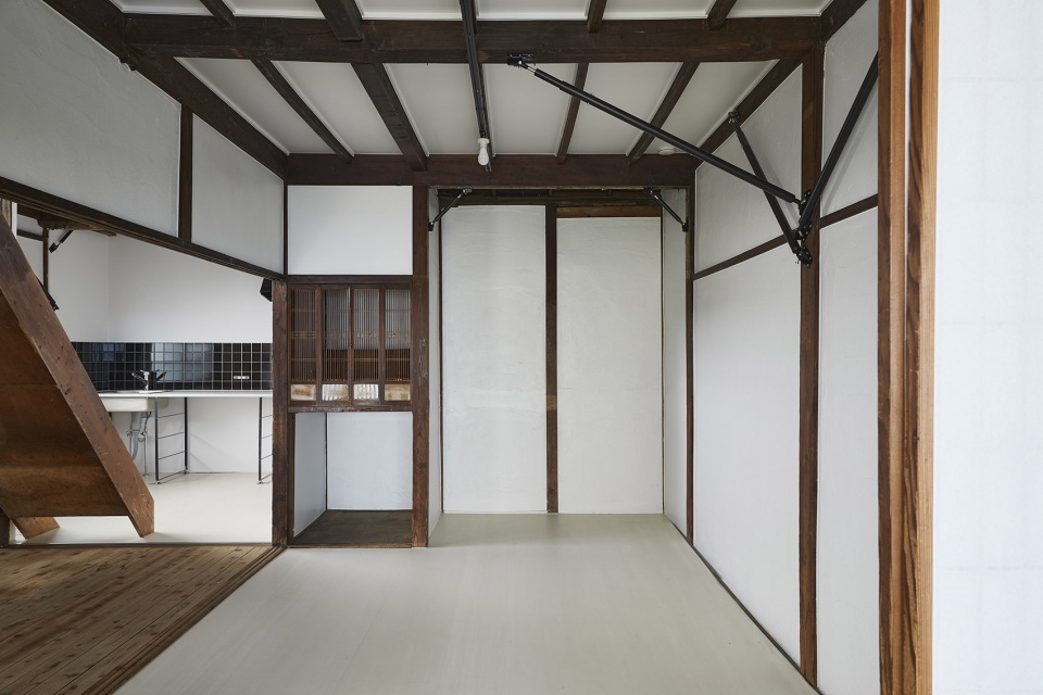 hakuraku house japan by roovice