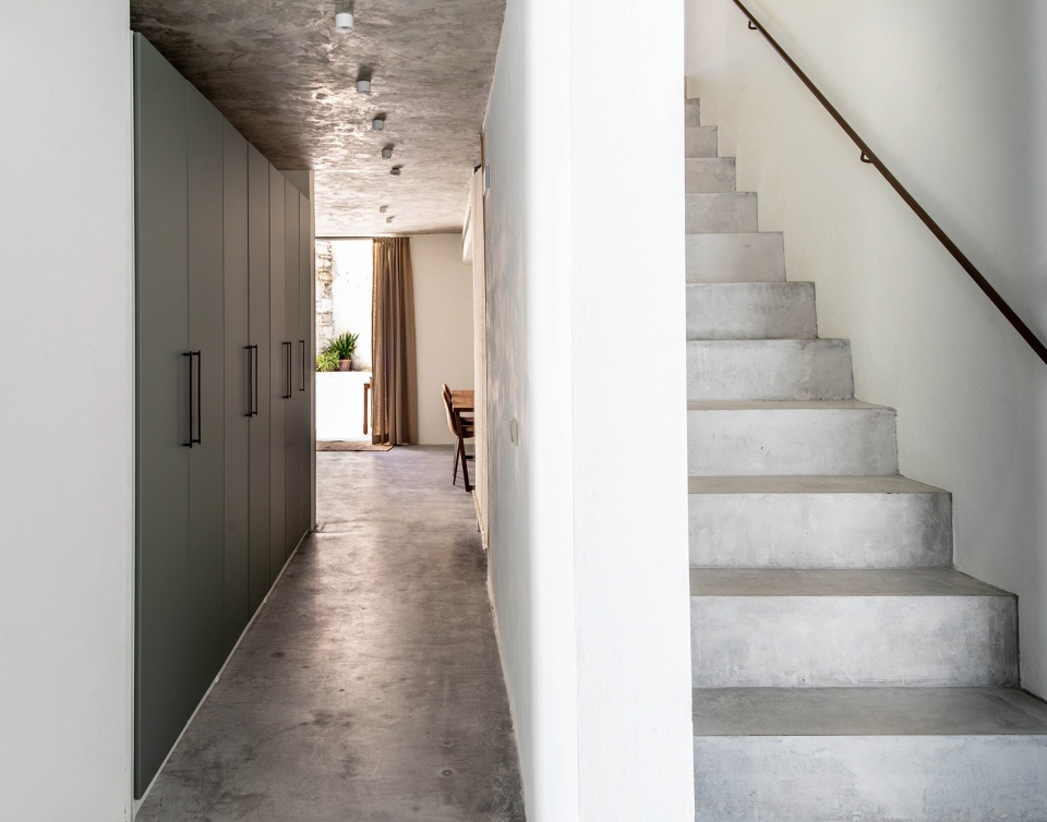 house in a sherry bodega spain by iniesta nowell arquitectos