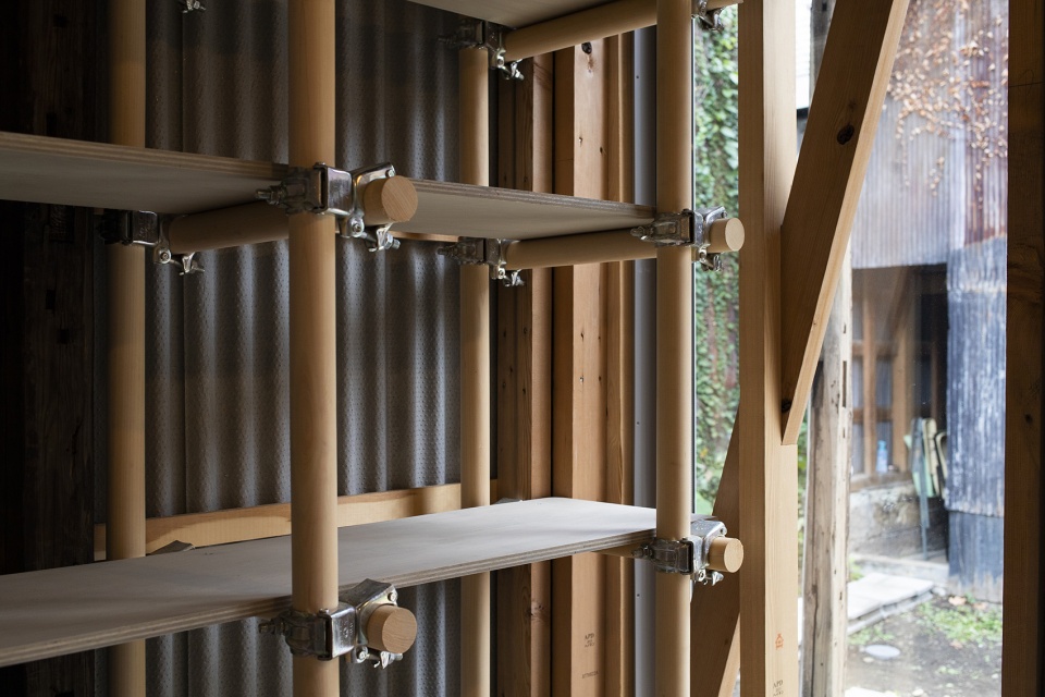 Single storey house in Bandobashi by Roovice Araki Sasaki architects