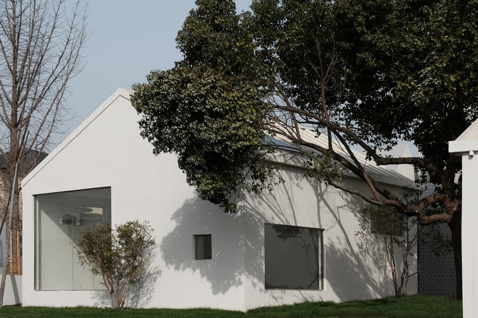 courtyard restaurant in our village by someone studio