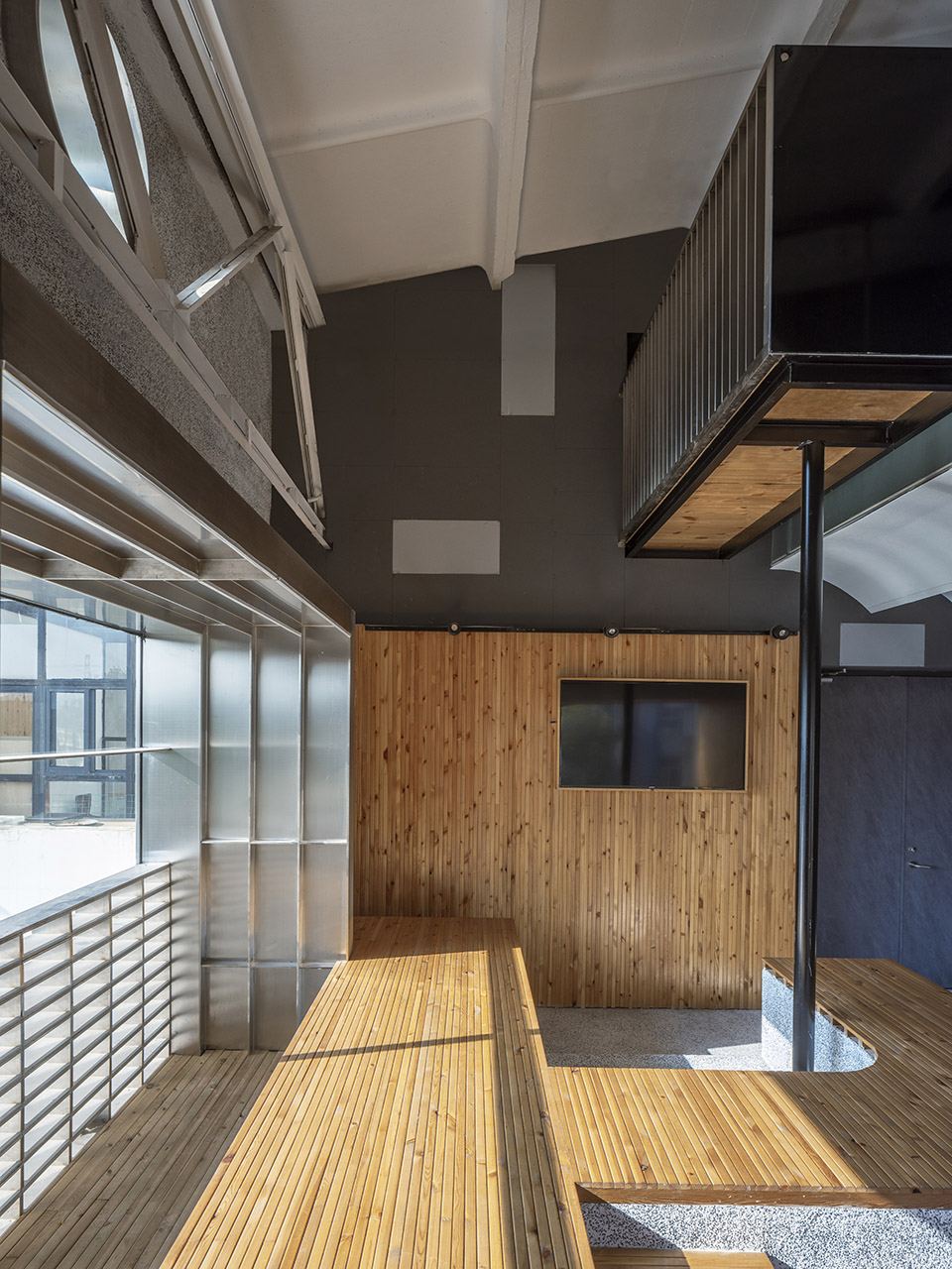 Front Hall of Tianmei Theater LI WENXI Architects