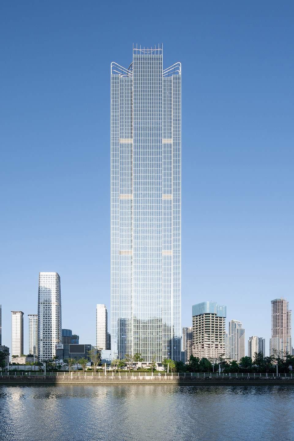 Zhuhai Hengqin Fang Da Cheng Tower by AUBE