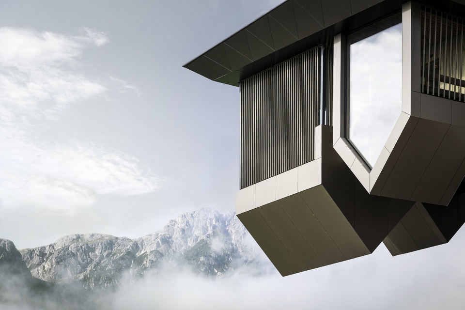 Hub of Huts by noa