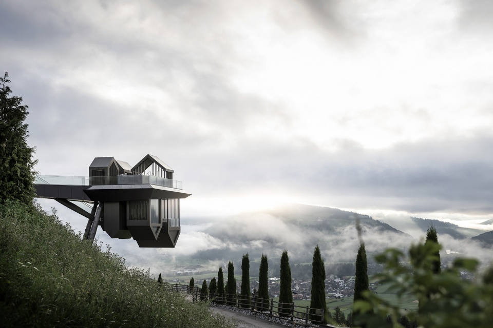 Hub of Huts by noa