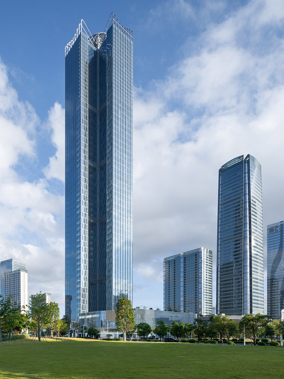 Zhuhai Hengqin Fang Da Cheng Tower by AUBE