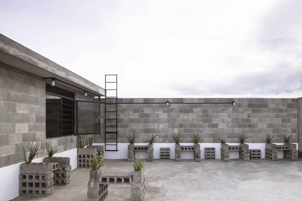 WHITES WORKSHOP ADMA Arquitectos