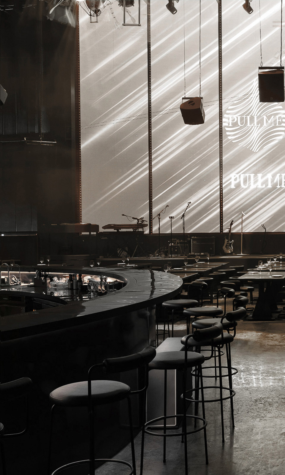 PULLME Dining and Bar Balance Design
