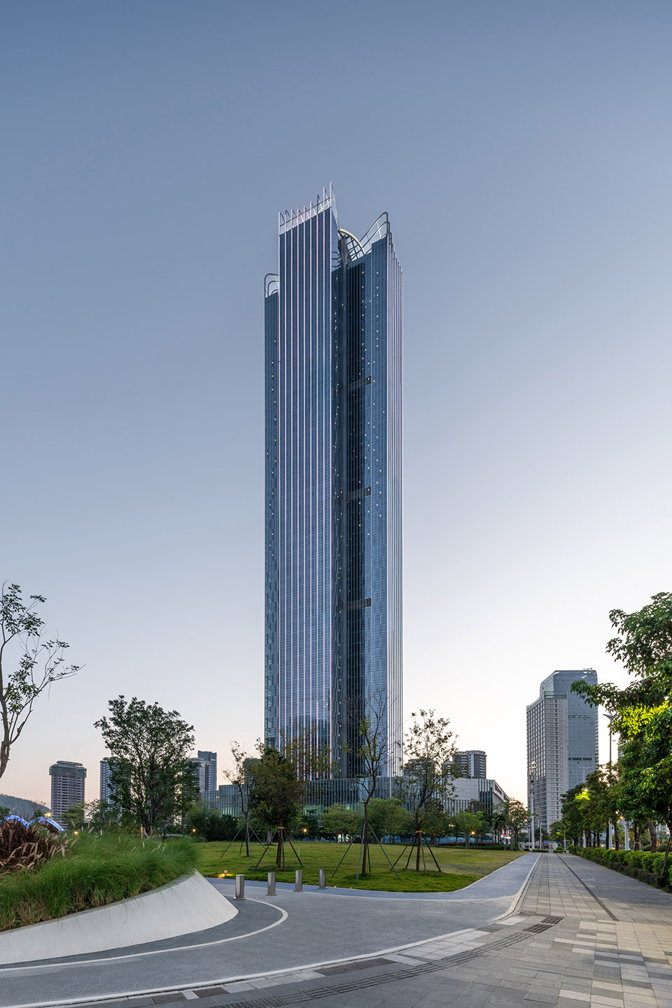Zhuhai Hengqin Fang Da Cheng Tower by AUBE