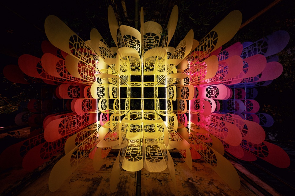endless frames by poh sin studio