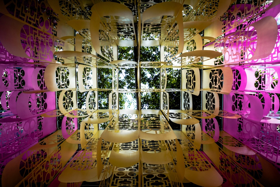 endless frames by poh sin studio