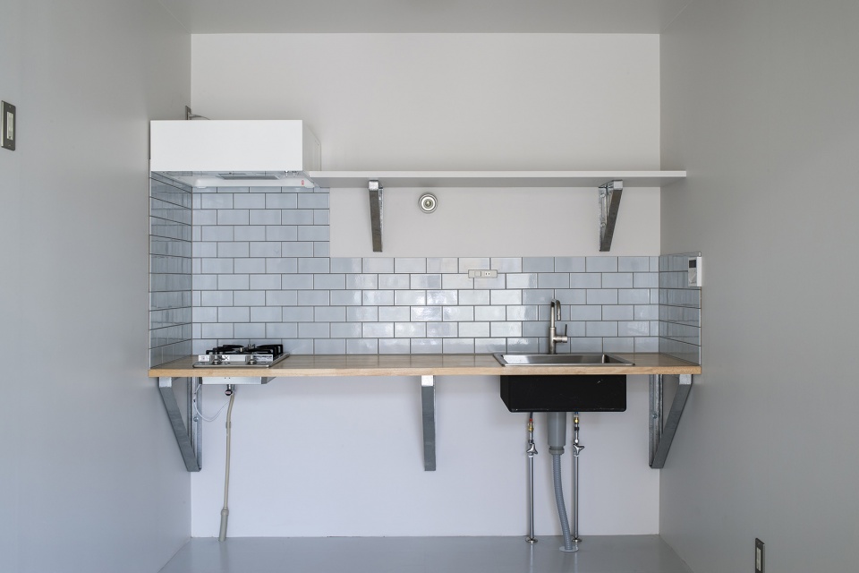 Single storey house in Bandobashi by Roovice Araki Sasaki architects