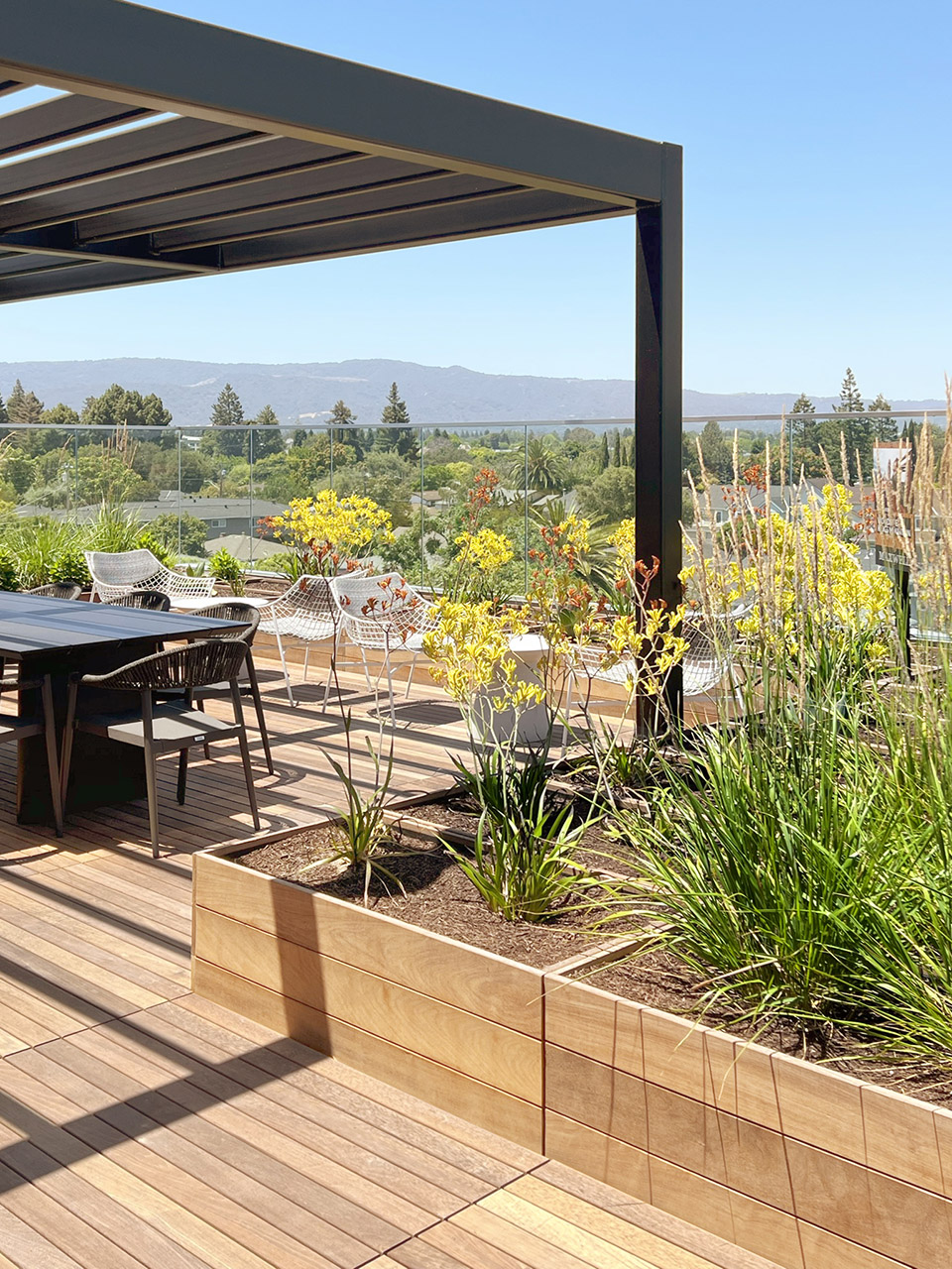 Gardens Over Dennys SAW
