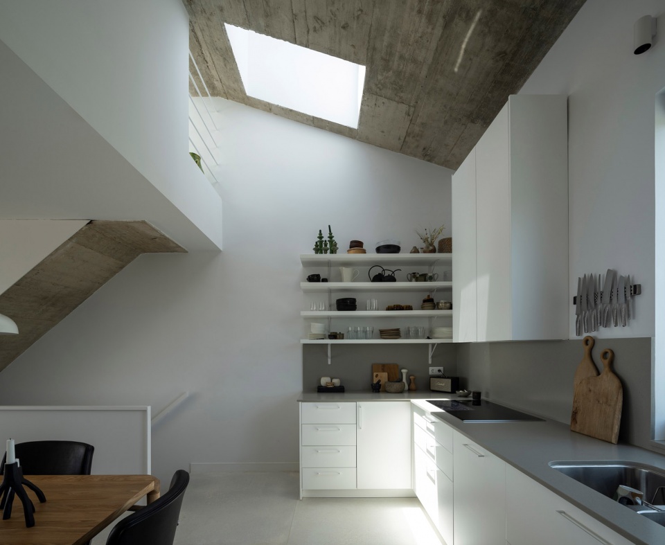 JULIA CALUM HOUSE DTR Studio
