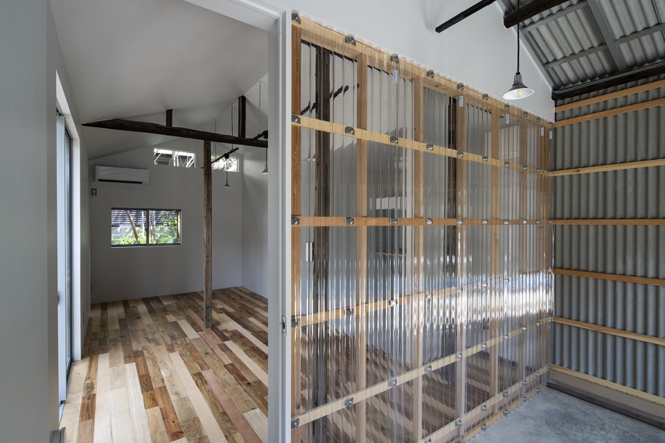 Single storey house in Bandobashi by Roovice Araki Sasaki architects