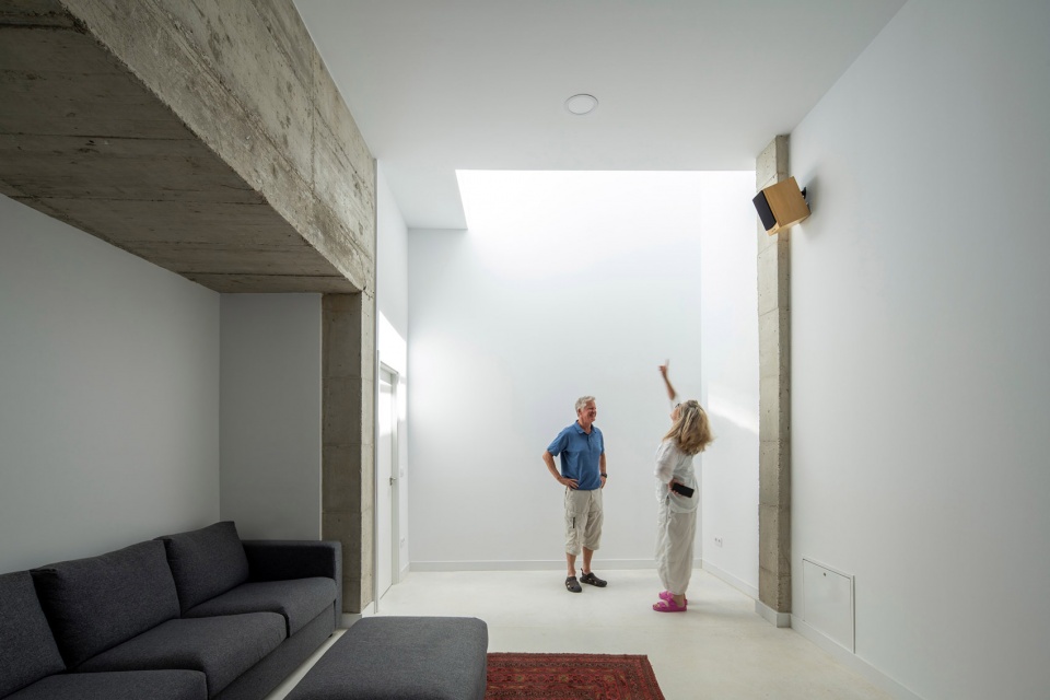 JULIA CALUM HOUSE DTR Studio