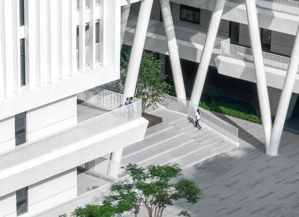 Shenzhen Hongshan Middle School CAPOL