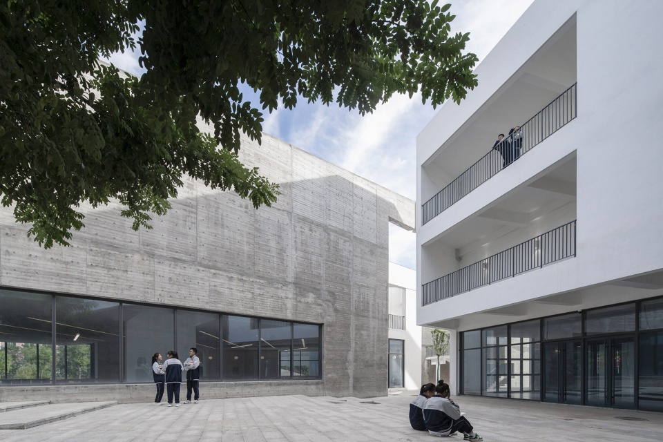 Tuyi Building of Youlan Middle School WAU Design