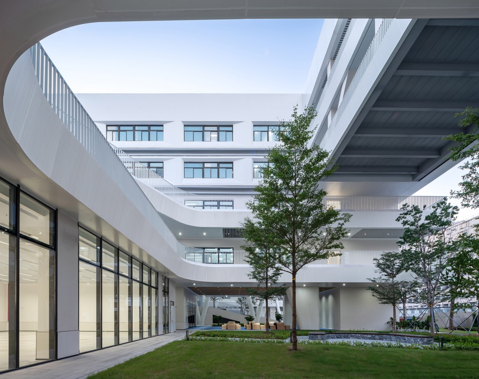 Shenzhen Hongshan Middle School CAPOL