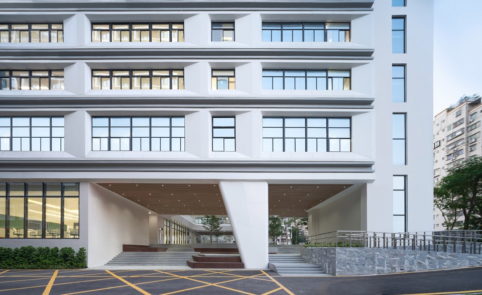 Shenzhen Hongshan Middle School CAPOL