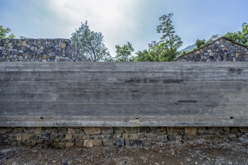 Mountain Dwelling STUDIO FSJ
