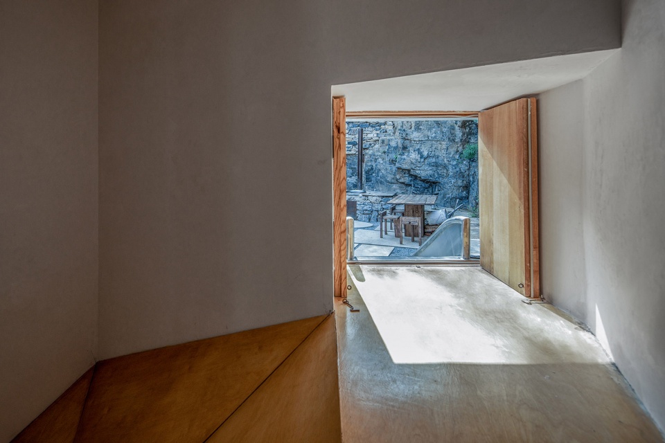 Mountain Dwelling STUDIO FSJ