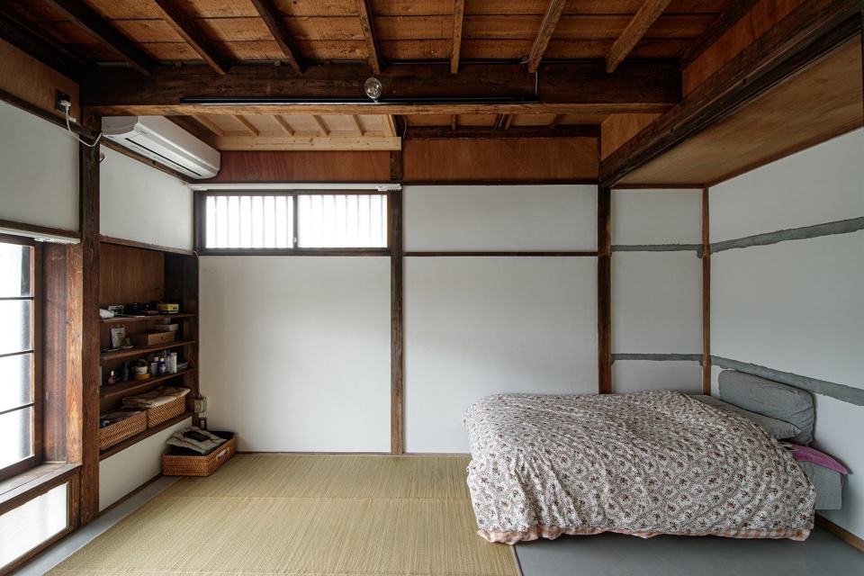 rokukakubashi house japan by roovice