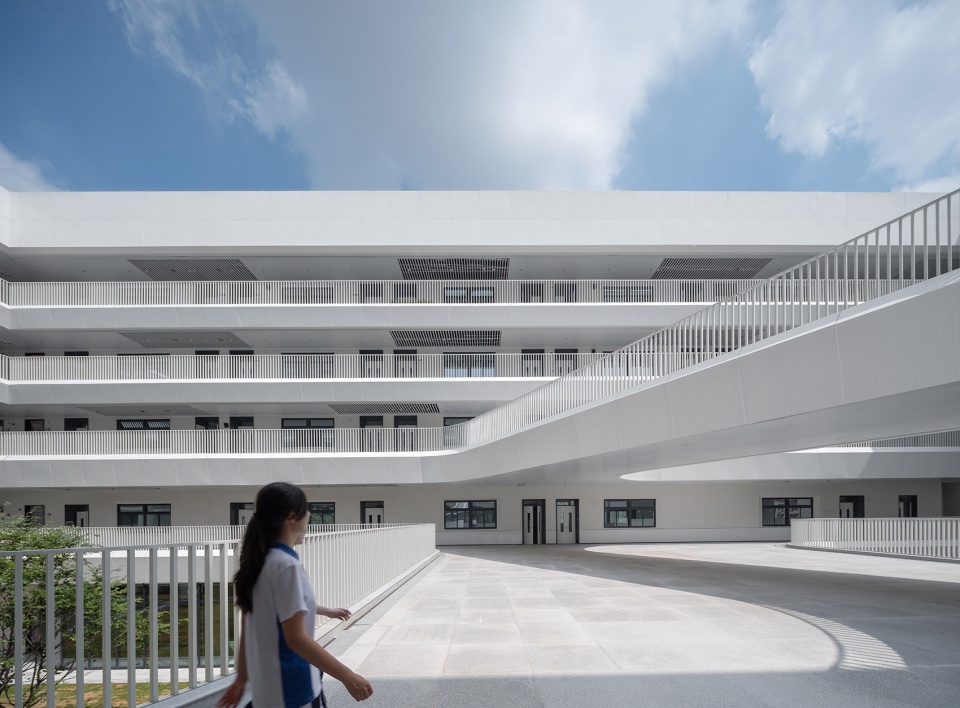 Shenzhen Hongshan Middle School CAPOL