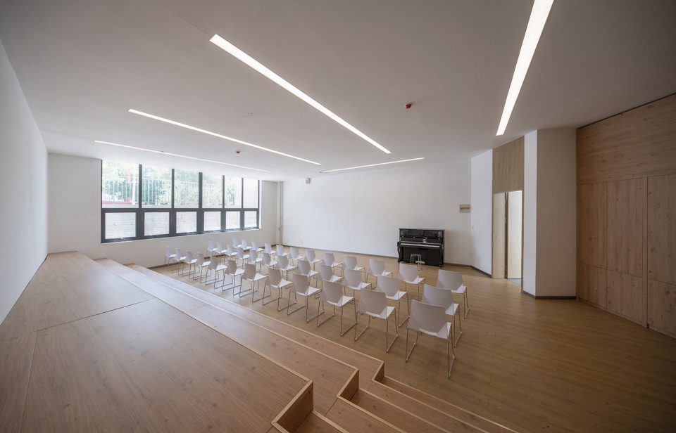 Tuyi Building of Youlan Middle School WAU Design
