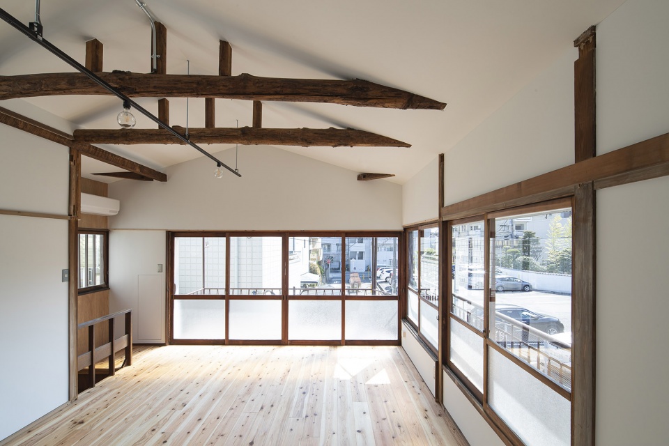 rokukakubashi house japan by roovice