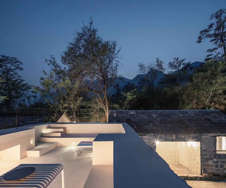 Mountain Dwelling STUDIO FSJ
