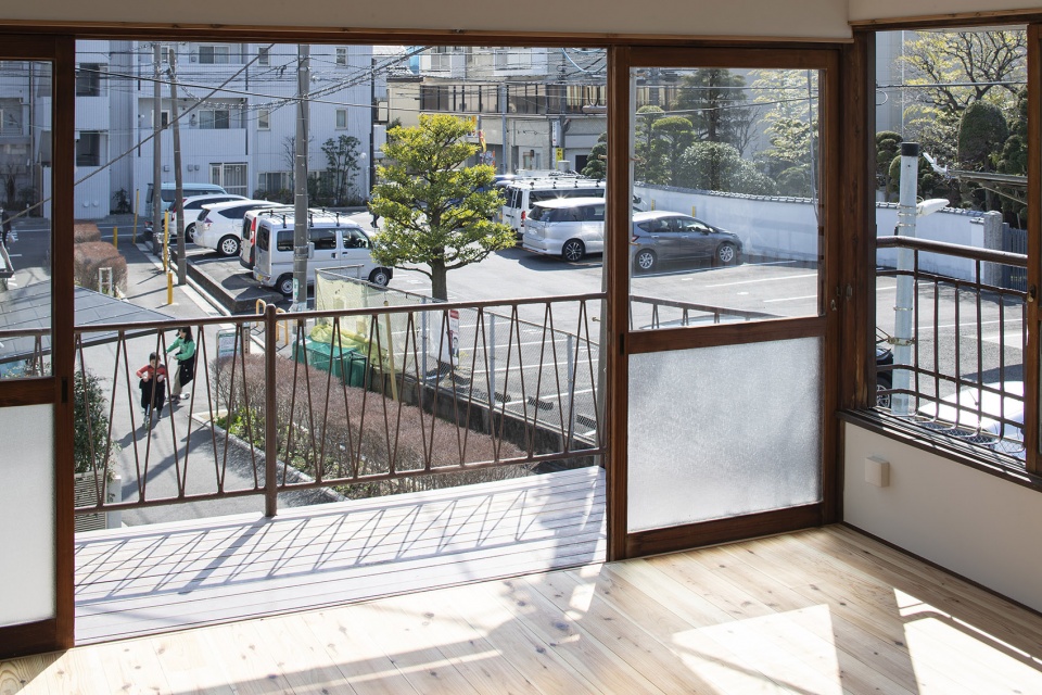 rokukakubashi house japan by roovice