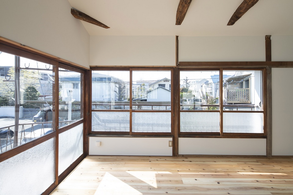 rokukakubashi house japan by roovice