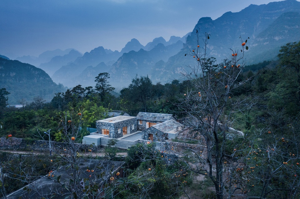 Mountain Dwelling STUDIO FSJ
