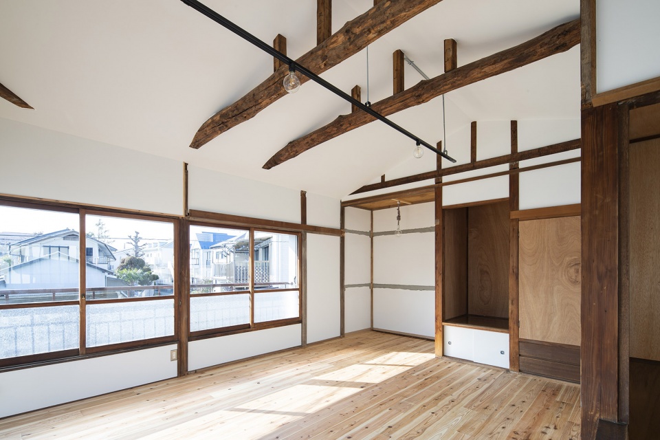 rokukakubashi house japan by roovice