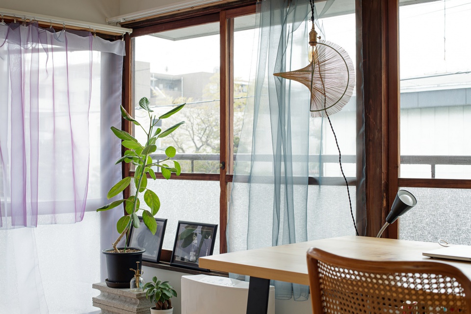 rokukakubashi house japan by roovice