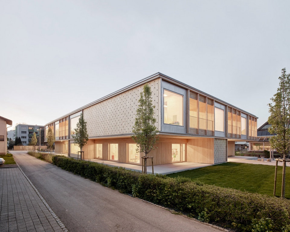 engelbach kindergarten by innauer matt architekten