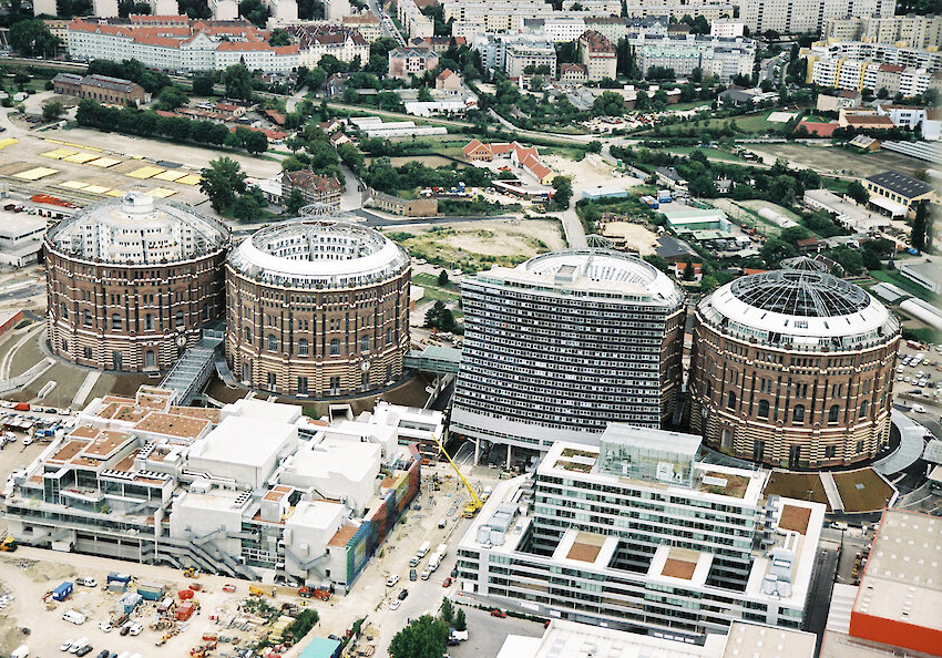gasometer vienna coop himmelblau peter korrak 01.900x0