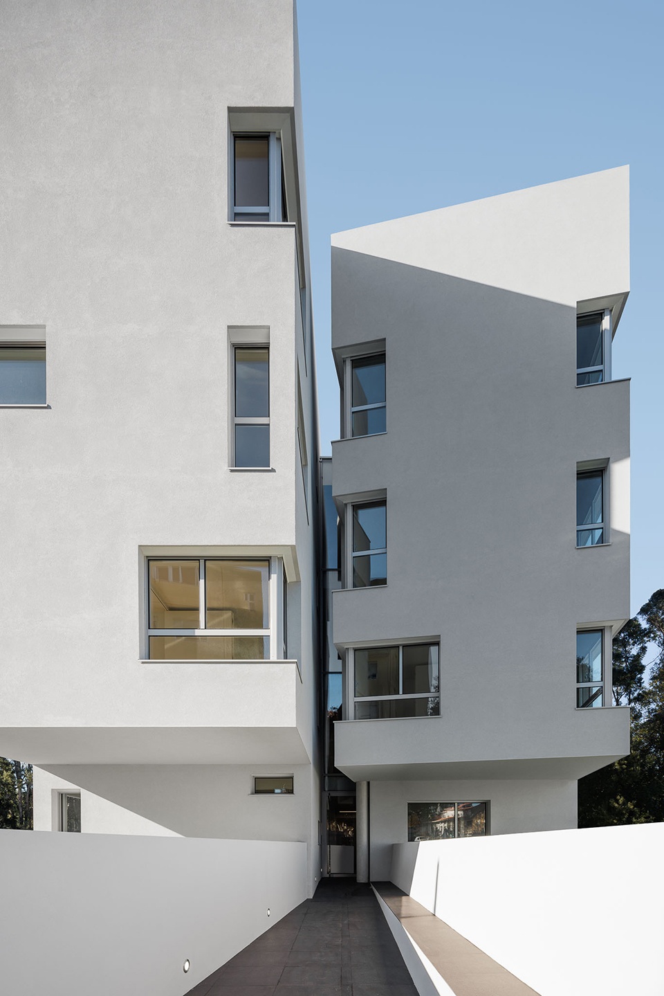 Nova Rio Housing by Antonio Paulo Marques Arquiteto e Associados Lda