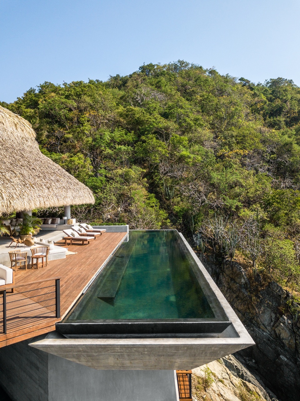 casa acantilado by zozaya arquitectos