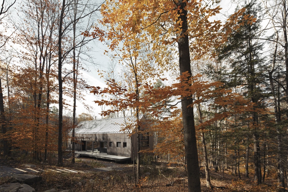 Sustainable Catskills cottage by Vipp