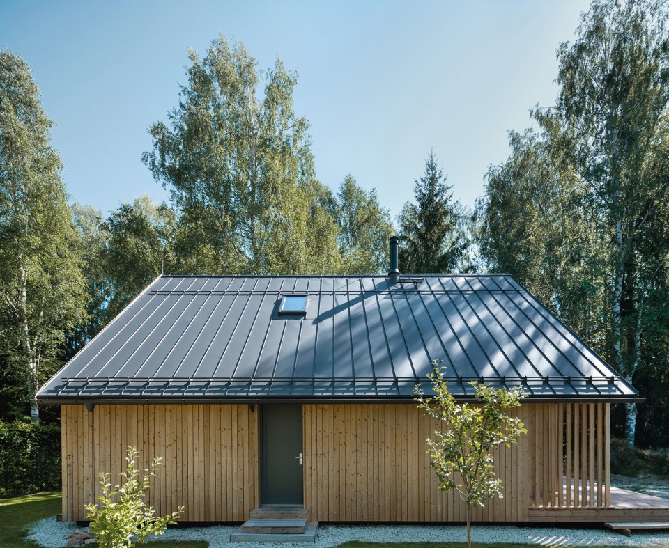 Lipno Lakeside Cabin by Les Archinautes