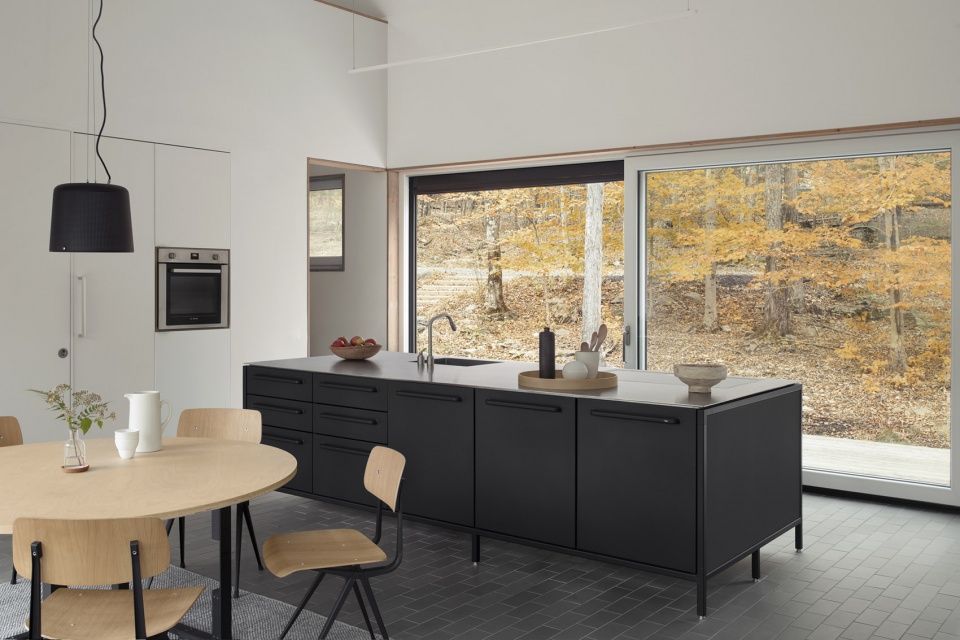 Sustainable Catskills cottage by Vipp
